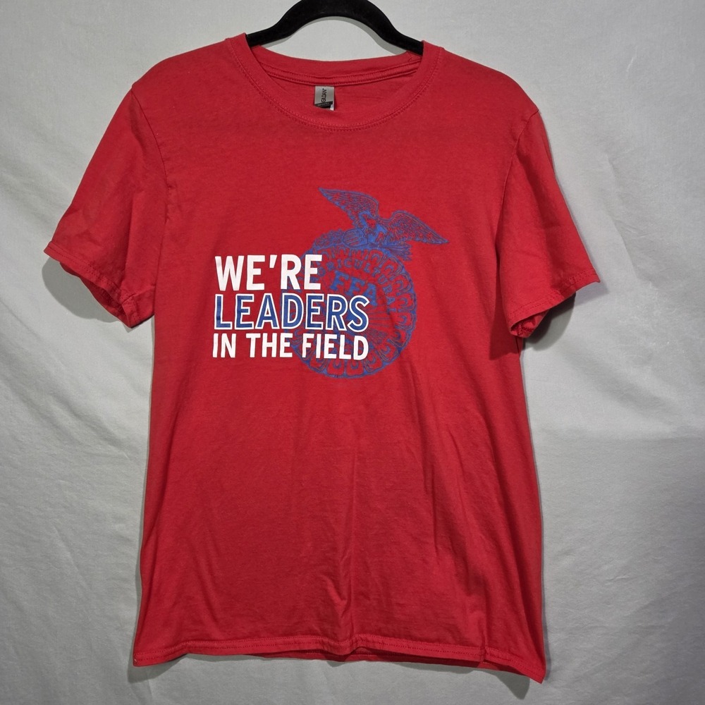 FFA Growmark FS Agriculture Leaders In The Field T-shirt Red Medium Front & Back